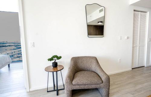 Downtown Miami 2BR Retreat - Walk to Bayside & Port - Sleeps 6 - Foto 7