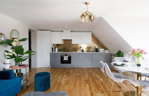 Luxury Penthouse ~ Super King Bed 5 min to Beach - Foto 11