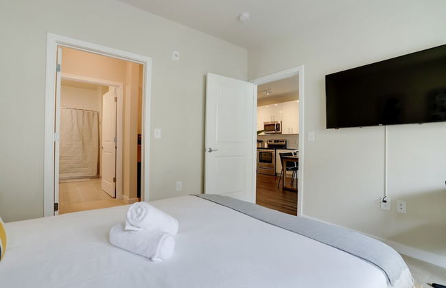 Alexandria Modern Apt Amazing Amenities - Photo 4