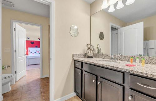 Villa W/ Pool, Movie Theater & Game Roomsleeps 20 - Photo 102