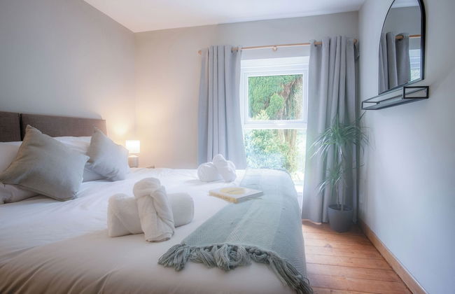 Hill House - 4 Bedroom - Llanrhidian - Photo 18