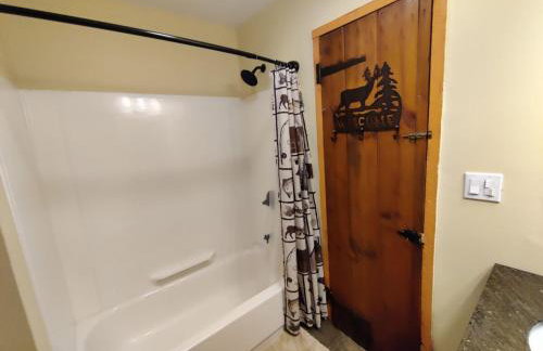 Cozy Adirondack JEM Your Four Season Getaway - Foto 17