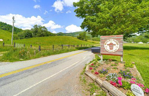 Mtn-View Deck Scenic Glamping Getaway Near Boone! - Foto 27