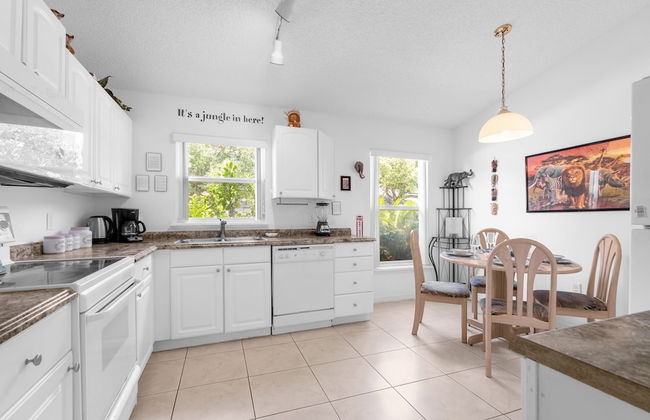 Upstay - Family Home w Private Pool and Games - Photo 16