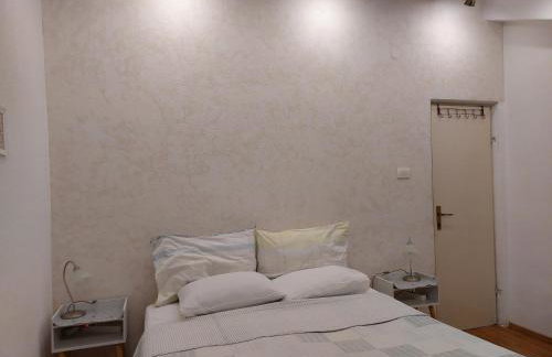 Homey 1 bedroom Apt 5 min Walk to Split Old Town & Bacvice Beach - Photo 20