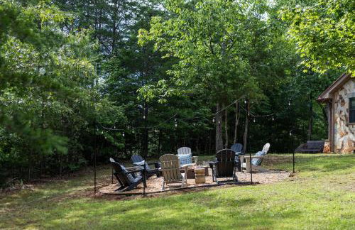 Monarch's Roost Luxe Cabin w Hot Tub and Sauna 10 Min to Helen - Foto 33