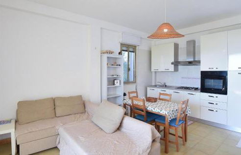 Amazing Home In Punta Braccetto - Foto 4