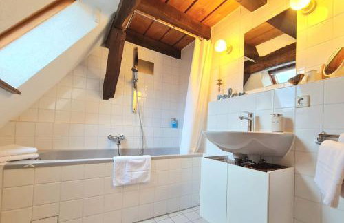 AVAHOME: Haus für 16, WLAN, Parkplätze, Netflix, Nespresso - Foto 42