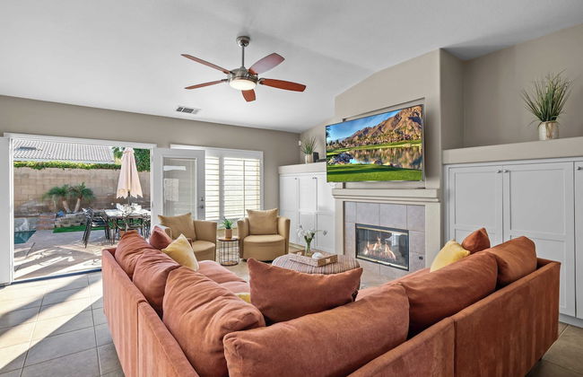 La Quinta Desert Haven Luxe Stay w/ Private Pool, Hot Tub, Pool Table - Foto 5