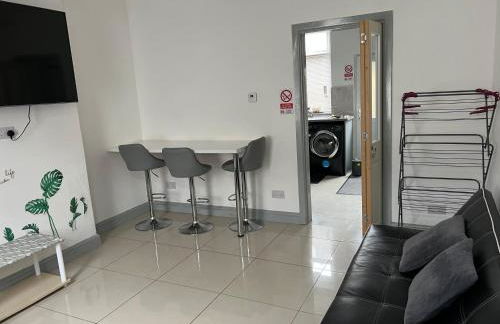 Dane Guest House Free Parking Fast WiFi Modern Living - Foto 13