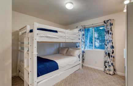 Golden Summit by AvantStay Stunning Secluded Cabin w Access to Tahoe Donner - Foto 29