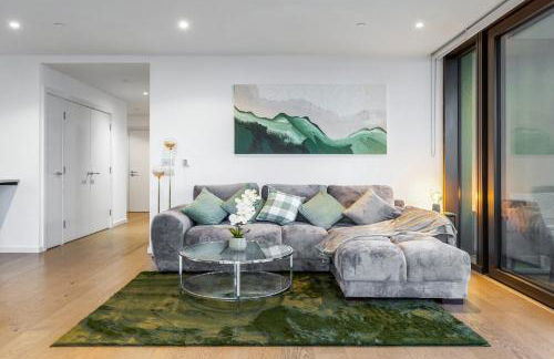 2 BR Flat By Regal Realms Short Lets & Serviced Accommodation London With City View - Foto 17