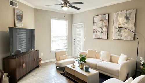 Comfortable 2BR Getaway Close to The Woodlands - Foto 3