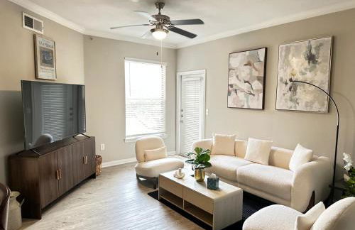 Comfortable 2BR Getaway Close to The Woodlands - Foto 3