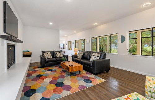 Mid-Mod Hilltop Retreat Views & Local Wildlife - Foto 23