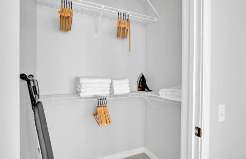 Loop 1BR w Pool Gym Lounge nr Riverwalk CHI-632 - Photo 11