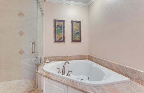 Extended-Stay Oasis! Prime St Pete Home with Office - Foto 26