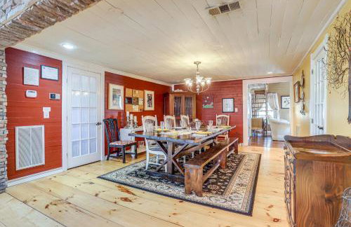 Large Deck: Luxe 6-Acre Retreat in Dahlonega! - Photo 6