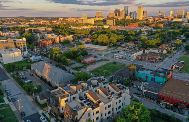 Franklin by Avantstay Trendy Townhouse in Great Location w/ Private Roof Top Patio - Foto 27