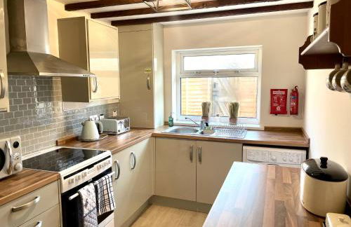 Miners cottage(1840)Nr. Brecon,Tower Zip & Bike Pk - Photo 3