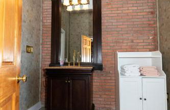 Charming School House with Large Pool - Foto 43