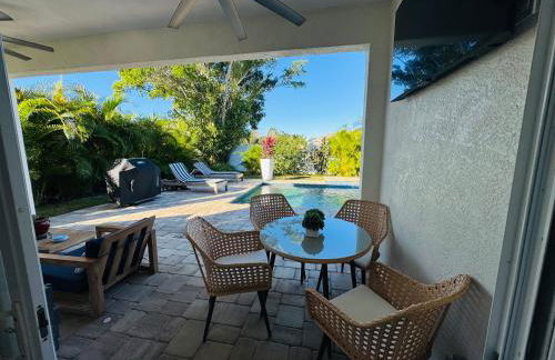 Paradise Heated Pool Home Near IMG and Siesta Key Beach - Photo 2