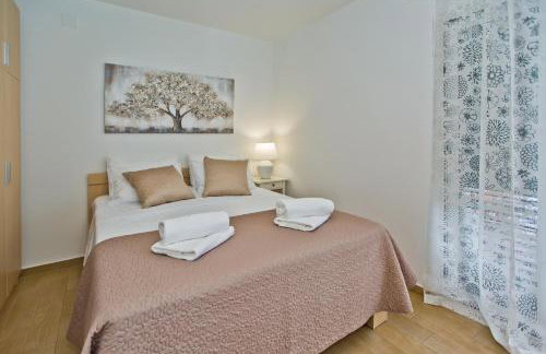 Luxurious Apartments Maslina with Beach - Photo 4