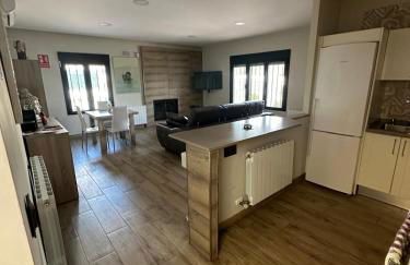 Chalet independiente en zona residencial rural con piscina privada - Foto 20