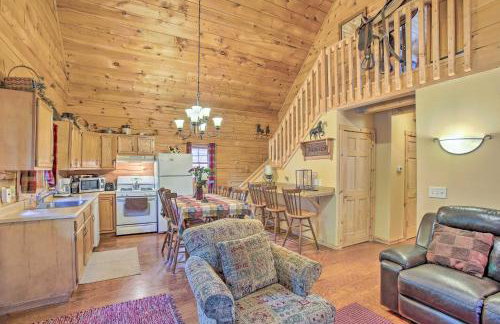 Resort Cabin with Fire Pit Golf, Hike and Play! - Foto 7