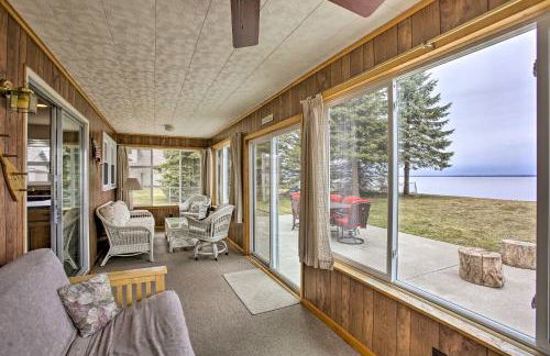 Peaceful Lakefront Houghton Lake Property with Patio - Foto 25