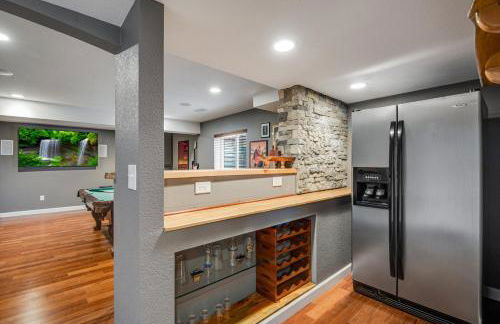 5 bed 4 bath and Pet friendly - Photo 42