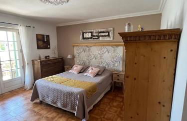 84A - "Mas d'Elise" magnificent villa with pool in the heart of Luberon - Foto 22