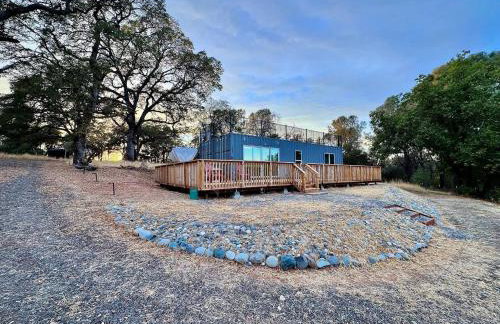 Unique Container, Home 20 Acres, Modern Stay - Photo 30