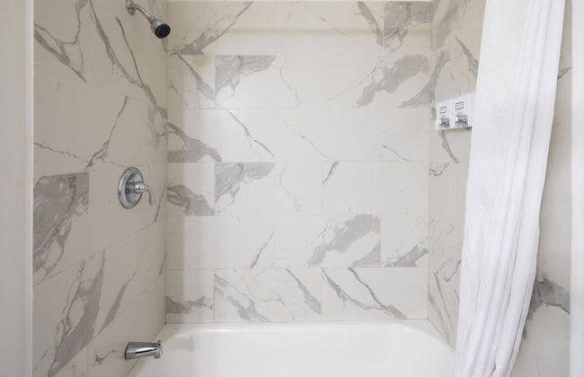 Sosuite 3BR Apt w Balcony, W/d, Gym, On-site Bar - Foto 75