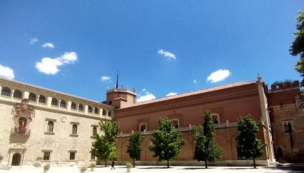 Tour de los misterios y leyendas de Alcalá de Henares - Foto 5, Palacio arzobispal de Alcalá de Henares