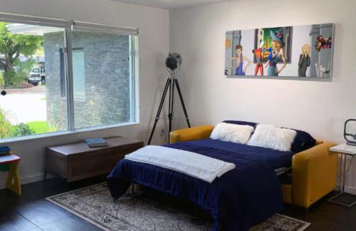 Modern Northwest Vacation Rentals in Miami - Photo 7