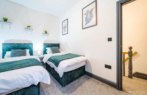 Spacious 3-Bedroom Home Near City Centre with Parking - Foto 19