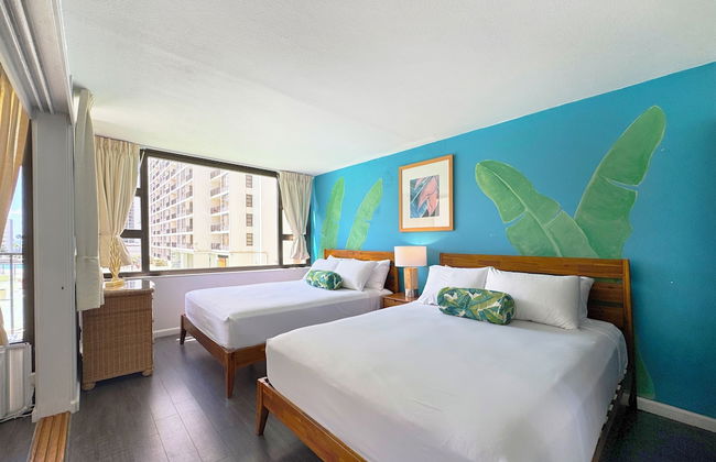 Partial Ocean View Condo with 2 Beds and Parking - Foto 67