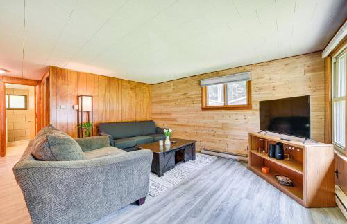 Prudenville Family Home with Game Room and Fire Pit! - Foto 4