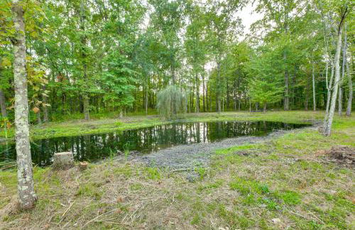 Large Yard with Pond Family Retreat in New Albany! - Foto 40