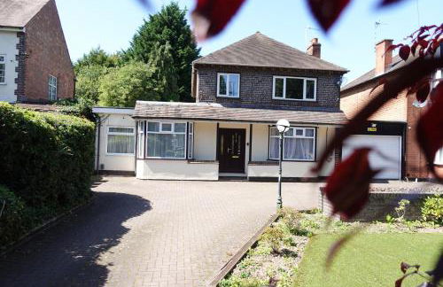 Large 4 Bed House, Sleeps 7, Near NEC, BHX, City Centre - Foto 1