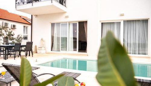 Elegant Hvar town villa with pool - Foto 2, sunbed