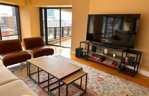 Luxurious and Spacious 2-Bedroom Condo Unit Downtown San Diego in the Heart of the Gaslamp Quarter - 30-Day Min recommended - 14-Day Min acceptable - Foto 70