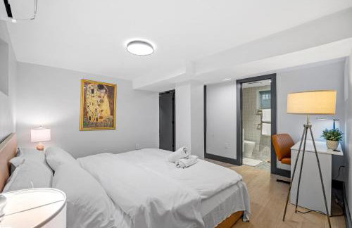 luxury 2 bed 2 bath apt with free parking - Foto 14