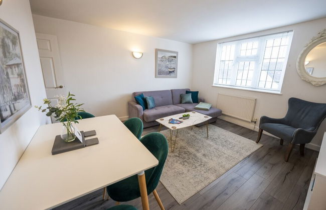 Modern Townhouse Apartment in Stratford Upon Avon With Wifi & Netflix - Photo 18