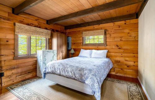 Log Cabin w Loft, Hot Tub, Deck, Fire Pit, & WiFi - Photo 13