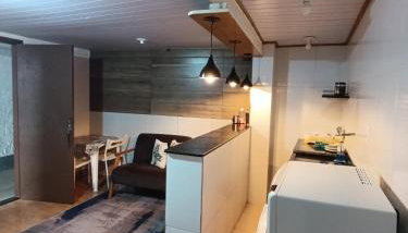 Hospedagem Doce Lar - Casa Azaleia - Foto 4