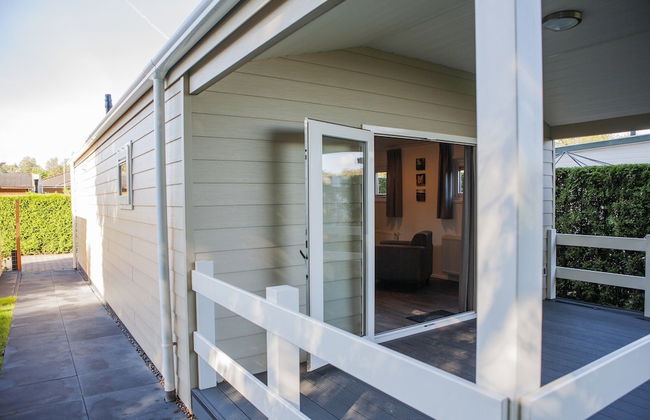 Comfortably Furnished Chalet with Porch near Veluwe - Photo 25