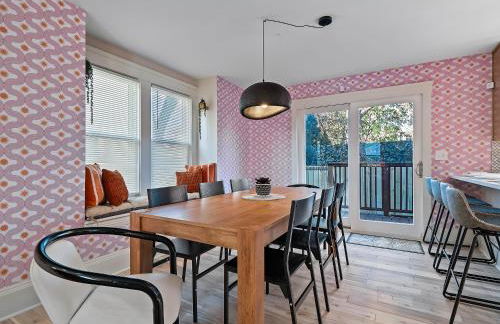 Cleveland Escape - Hot Tub - Karaoke Machine - Sleeps 12 - Foto 15