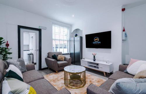 Spacious 5 bedroom house near Leeds City Centre sleeps 12 suits contractors with free parking - Foto 65